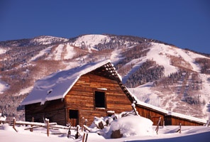 Barn in front of the Steamboat ski mountain
